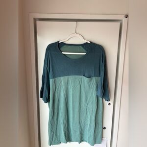 lululemon athletica Teal and Seafoam Colorblock Short Sleeve Tee